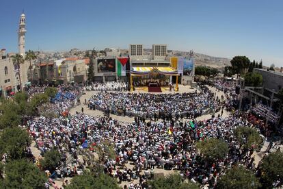 Una vista general de la Plaza del Pesebre donde el Papa Francisco ha celebrado una misa al aire libre junto a la Iglesia de la Natividad.