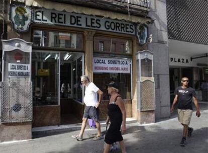 El Rei de les Gorres, el único negocio afectado por el plan urbanístico de la calle de la Diputació, cerrará el próximo octubre.