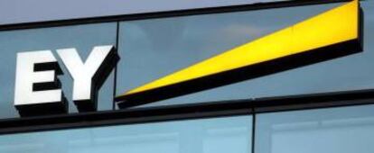 Logo de EY.