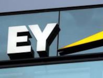 Logo de EY.