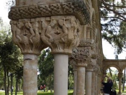 Siete enigmas, un solo claustro