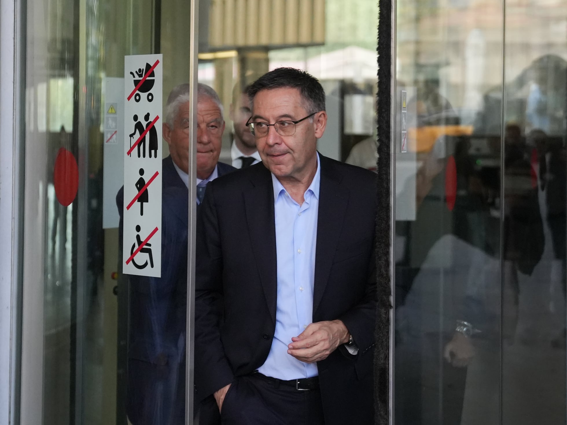 Un juez condena a Josep Maria Bartomeu y su mano derecha por injurias a Jaume Roures, a quien llamaron “Catanazi” o “financiador del golpe de Estado” | Fútbol | Deportes | EL PAÍS