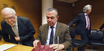El exdirector general de la CAM Roberto López Abad, en las Cortes.