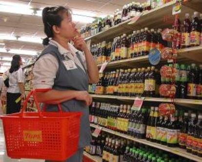 En un año, los precios que los consumidores pagan por bienes y servicios en Estados Unidos han subido un 1,6 %, en tanto que la inflación subyacente del IPC ha sido del 1,9 %. EFE/Archivo