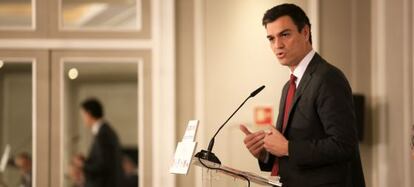 El secretario general del PSOE, Pedro S&aacute;nchez, interviene en los Desayunos Informativos de Europa Press. 