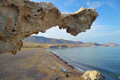 La playa del Arco, en el parque natural de cabo de Gata, en Almería.