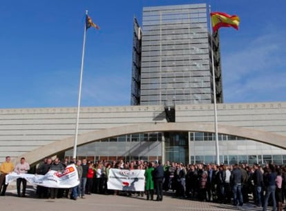 Concentración de apoyo a las periodistas que han denunciado acoso sexual ante la sede de Canal 9 en Valencia.