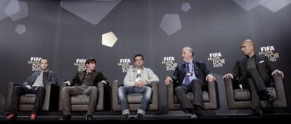 Messi, Xavi, Iniesta, Guardiola y Del Bosque en la rueda de prensa previa al Balón de Oro