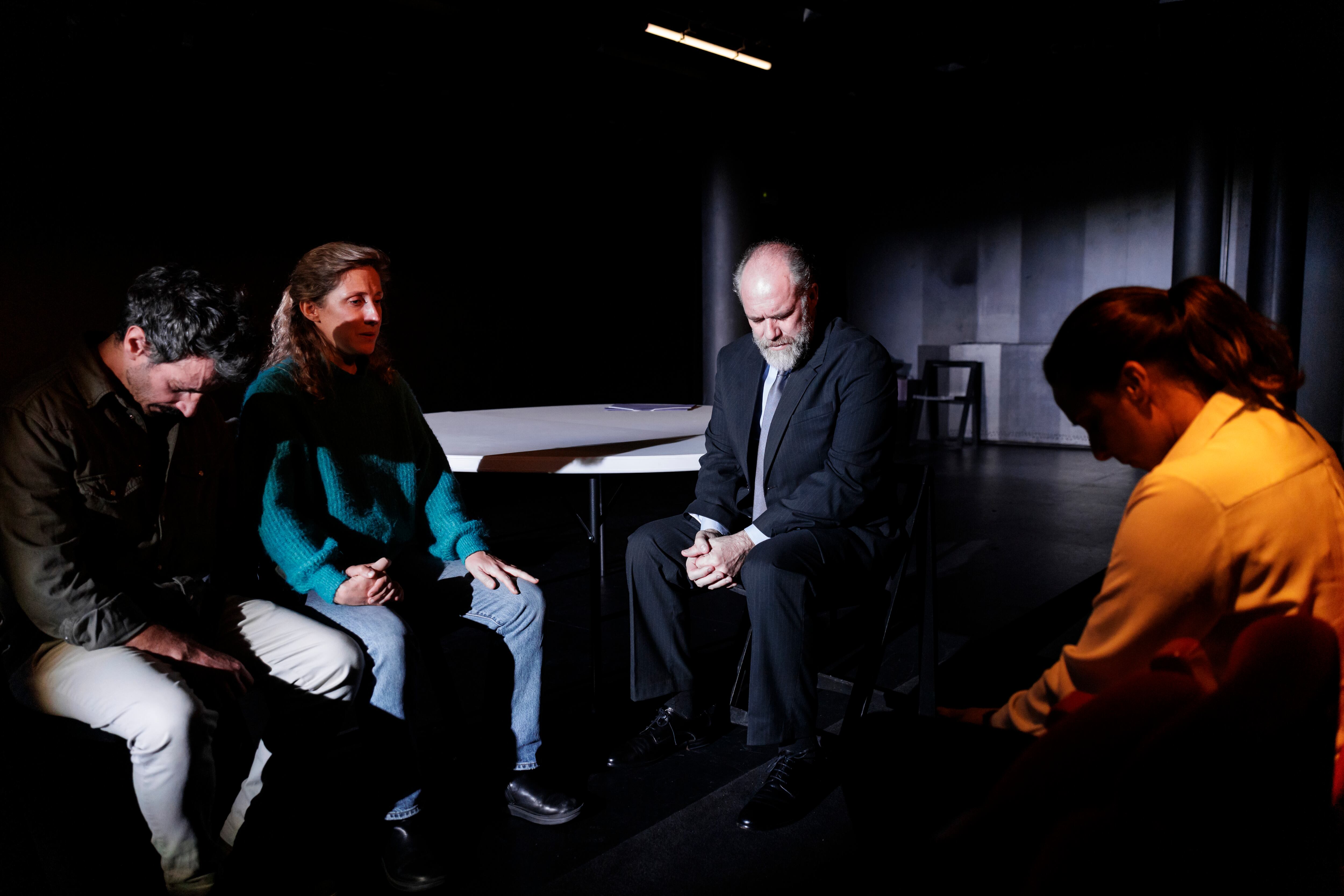 Adolescencia y violencia: tras las series, también el teatro explora el trauma del paso a la vida adulta
