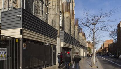 Fachada de la Glòria de la Sagrada Familia en la calle de Mallorca.