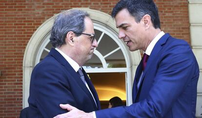 Pedro Sánchez saluda Quim Torra, a la Moncloa