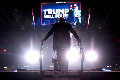 <h3>Trump regresa a la Casa Blanca: poder y experiencia para una agenda firme</h3><br />
```<br /> 2 Trump sale al escenario en un mitin en Henderson (Nevada), el 31 de octubre pasado.