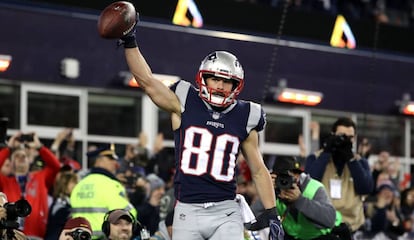 Amendola celebra um touchdown.