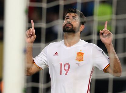 Diego Costa celebra su gol ante Macedonia.