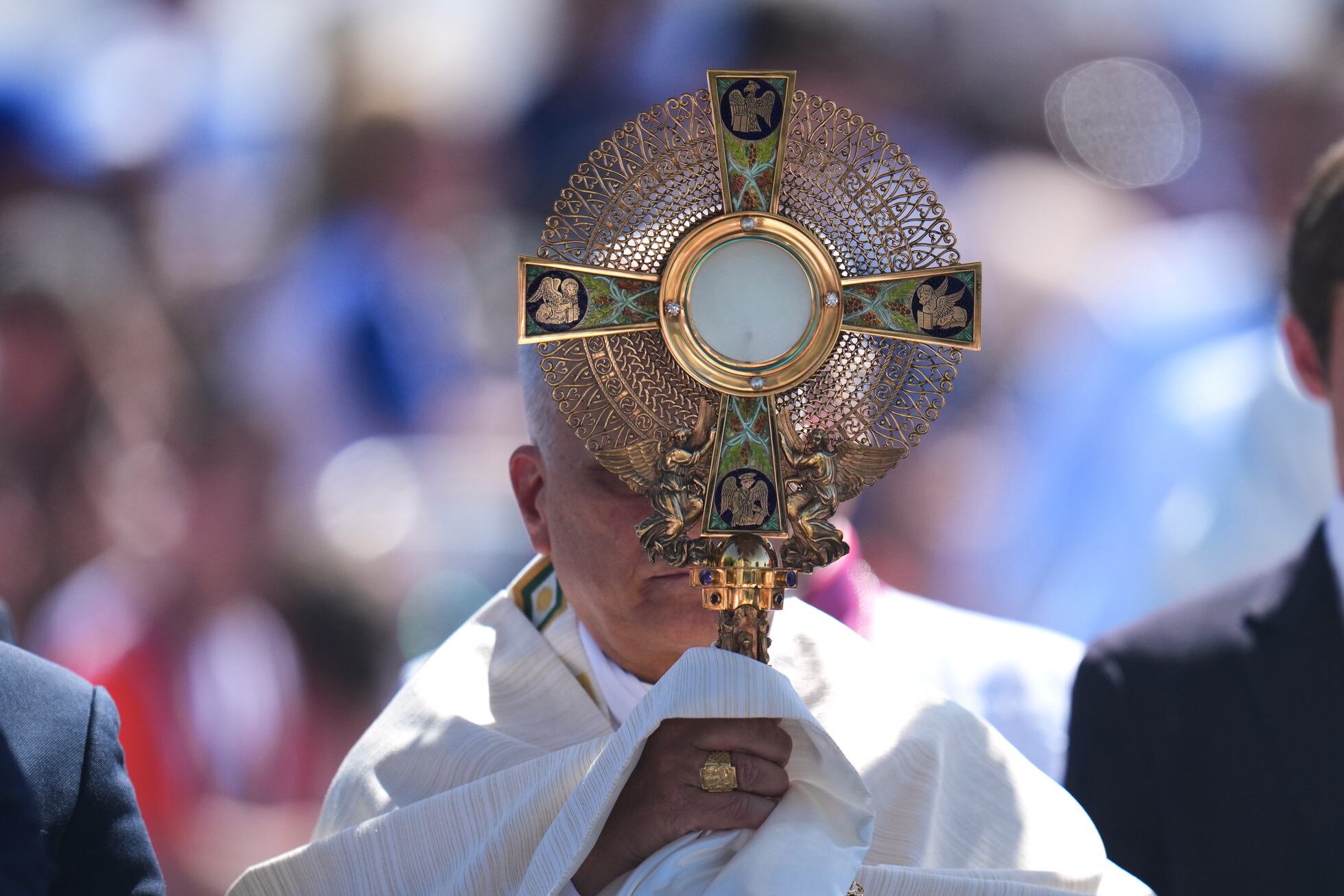 El segundo día de la visita del papa León XIV a Madrid, en imágenes ...
