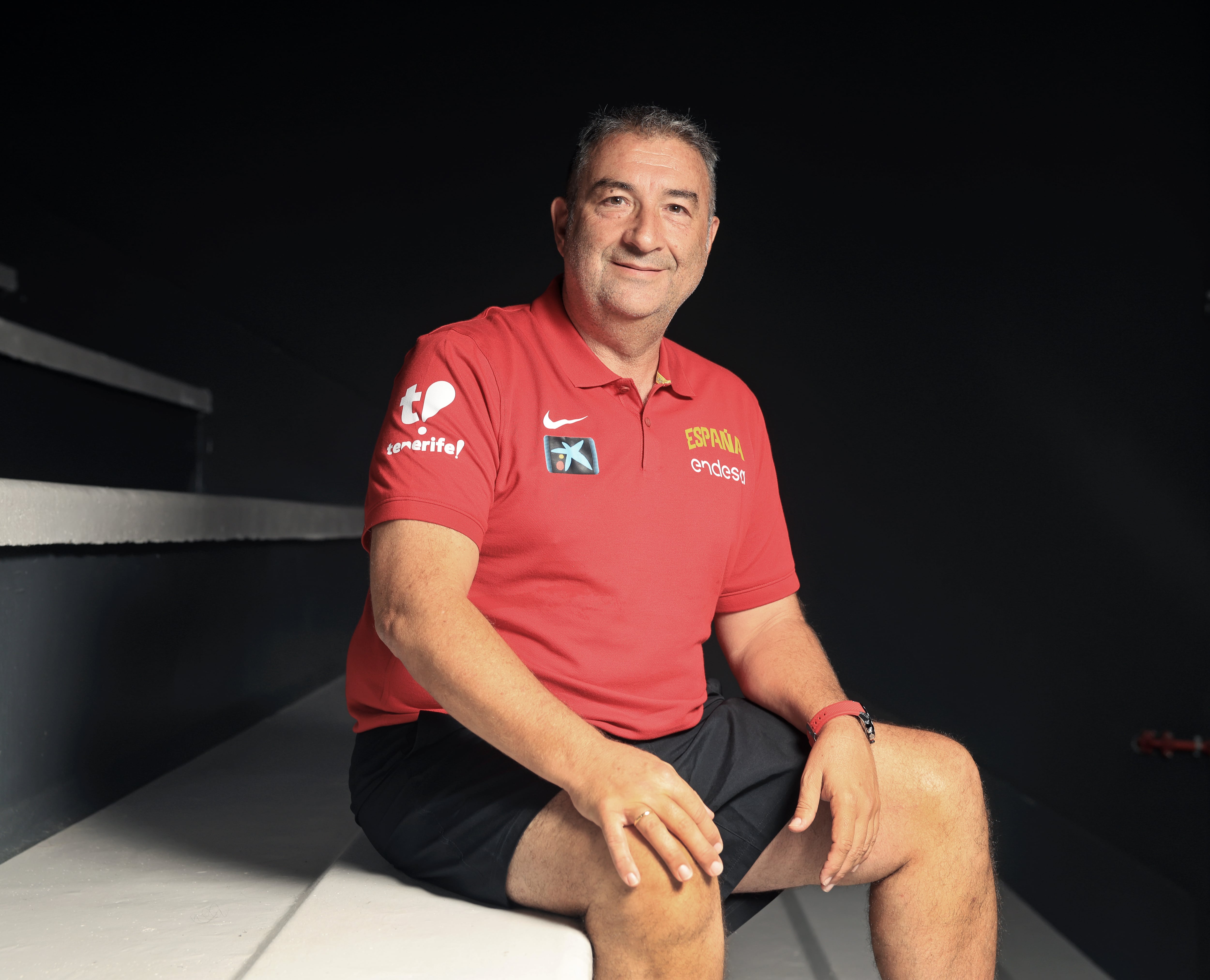 Miguel Méndez, antes de un entrenamiento con España.