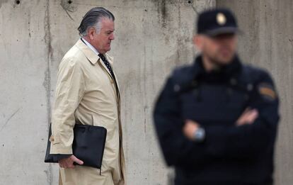 El extesorero del PP Luis Barcenas, a su llegada a la Audiencia Nacional en San Fernando de Henares (Madrid)