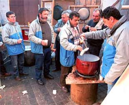 Trabajadores de Sintel, en el campamento de la castellana en Madrid el pasado marzo.