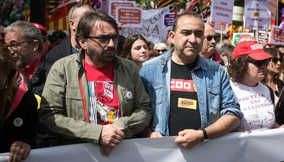 Camil Ros, secretario general de UGT, y Javier Pacheco, de CC OO.