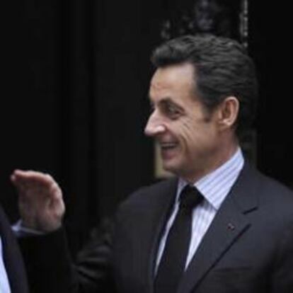 Brown junto con Sarkozy y Barroso en Downing Street