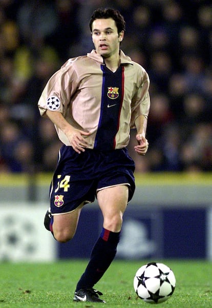 El futbolista del Barça debuta con el equipo en la Champions League frente al Brujas, el 29 de octubre de 2002.