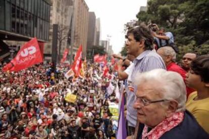 Haddad e Erundina durante manifestação de 11 de setembro