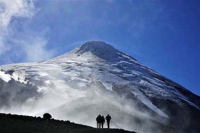 Trekking por la ladera del volcán Osorno.