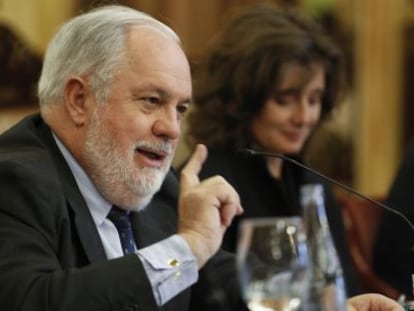 El ministro de Agricultura, Miguel Arias Ca&ntilde;ete, durante su intervenci&oacute;n en la jornada sobre el agua en Alicante.