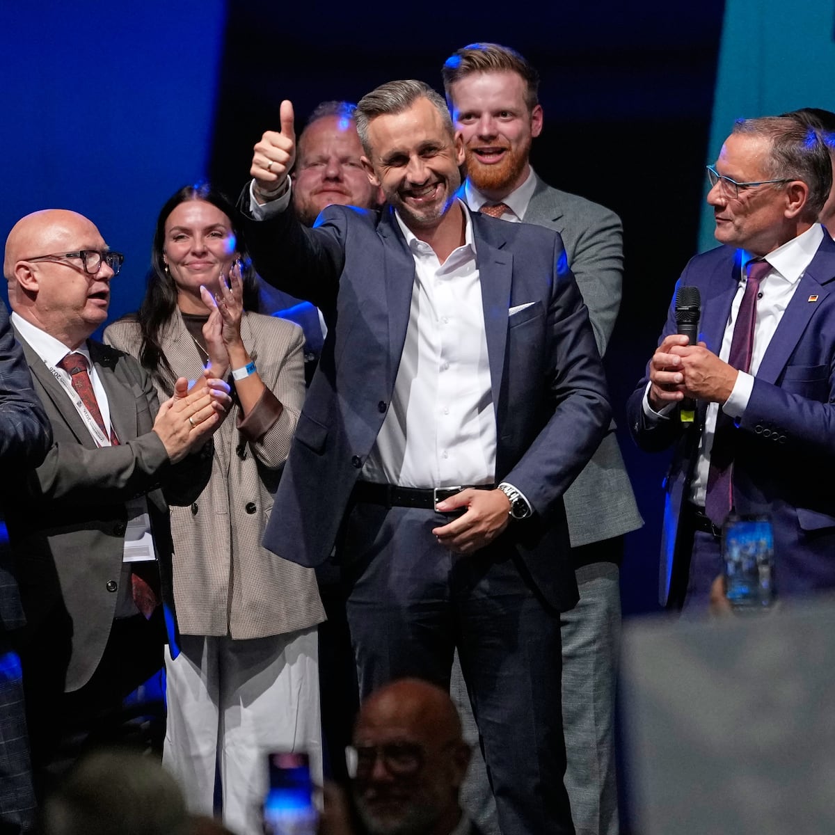 https://elpais.com/expres/2026-09-07/la-formacion-de-extrema-derecha-afd-logra-una-victoria-historica-en-sajonia-anhalt-alemania-y-roza-la-mayoria-absoluta.html social preview image