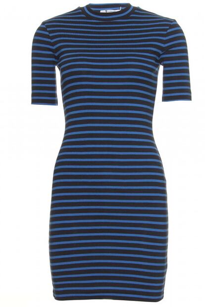 Marc Jacobs ha sido el encargado de rescatar el estilo navy. Este vestido a rayas es de T by Alexander Wang (98 euros).