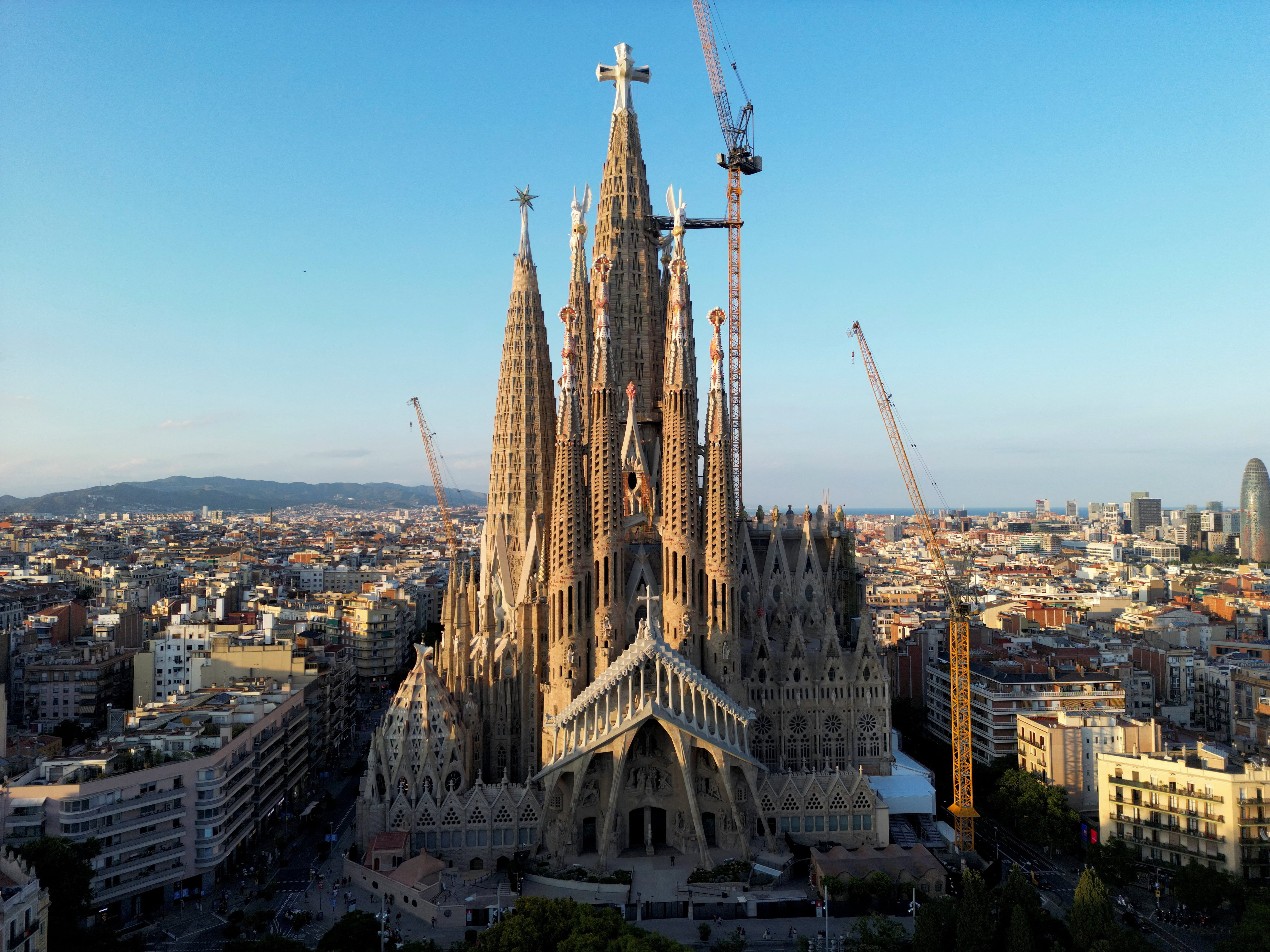 La calculadora en una mano, la Biblia en la otra: el auge de los fondos que prometen rentabilidad con valores cristianos