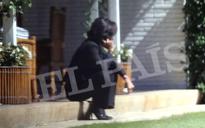 Ana Botín, este miércoles en el jardín de la residencia familiar en Somosaguas.