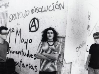 Three members of a youth movement protesting against the actions of Unit 10 at the end of the 1980s in Seville.