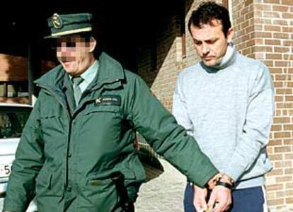 José Rubio, ayer, a su entrada al juzgado de Llíria.