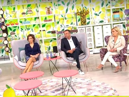 Desde la izquierda, Kiko Hernández, Adela González, Jorge Javier Vázquez y Carmen Borrego, en el programa 'Sálvame'.