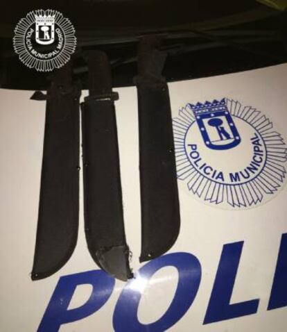 Machetes incautados por la Polic&iacute;a Municipal en Ciudad Lineal. 