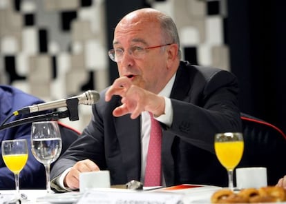 Joaquín Almunia, durante su intervención este viernes en Bilbao.