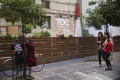 Exterior del TOC Hostel, situado en las cercanías de la Catedral de Sevilla y del Real Alcázar de la ciudad andaluza.
