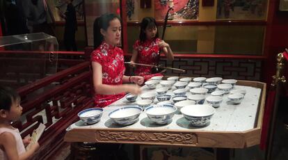 Pekín. La tradición es el té en casas como Lao She.

