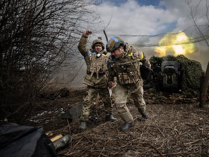 Ukrainian soldiers from the 31st Mechanized Brigade attack Russian positions near Marinka in southeastern Ukraine on February 20.