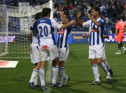 Los jugadores recreativistas celebran el gol de Martins