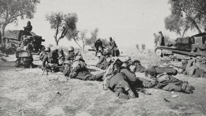 Imagem de um confronto na Guerra Civil espanhola.