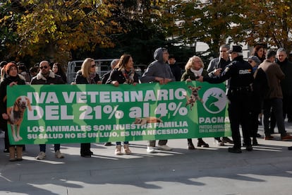 Protesta para la reducción del IVA de los servicios veterinarios.