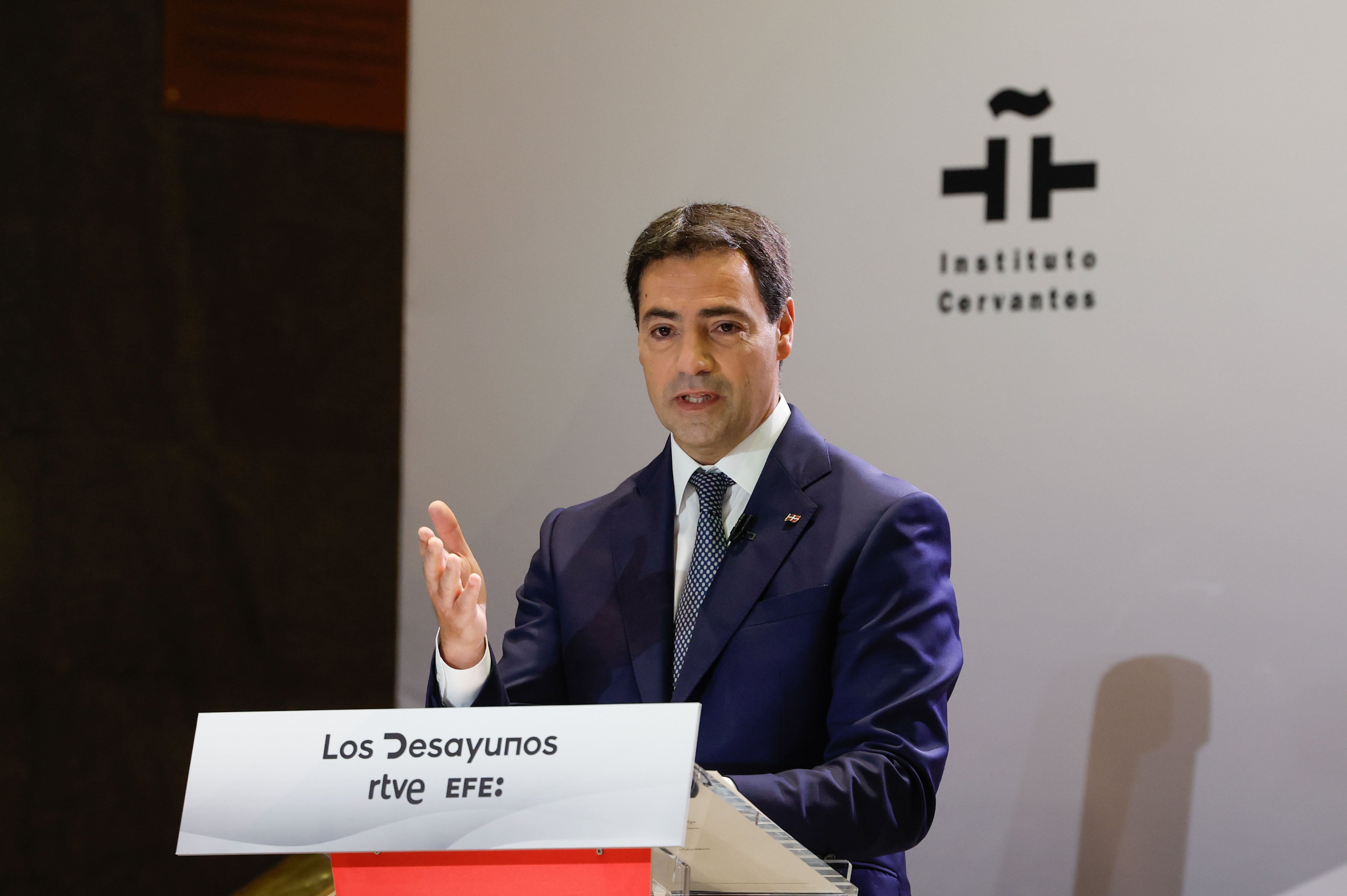 Pradales advierte de que la legislatura está en un momento “crítico” y ve “muy complicado que aguante”