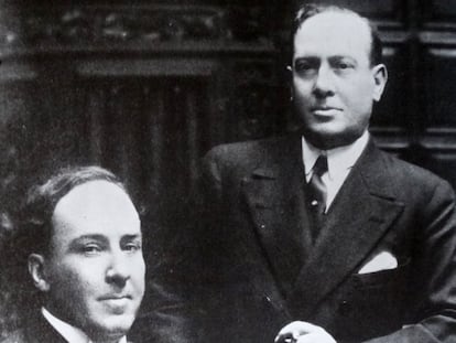 Antonio Machado (a la izquierda) y su hermano Manuel Machado.