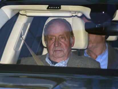 Juan Carlos I, cuando acudió al hospital para visitar a su sobrina Simoneta Gómez Acebo, en enero de 2020.