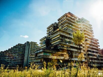 La Vela Rossa es una de las primitivas edificaciones construidas en los setenta que hoy escenifica lo peor de Scampia.