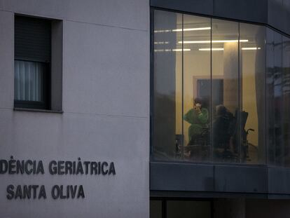 La residencia Santa Oliva, en Olesa de Montserrat, investigada por la fiscalía por el alto número de ancianos fallecidos.