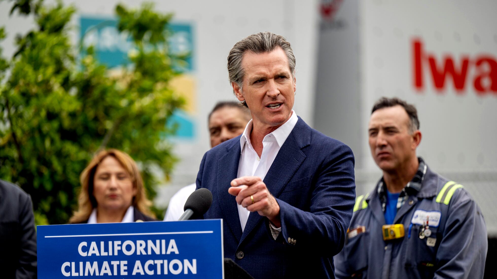 Thống đốc California tìm cách đẩy nhanh các dự án về nước và năng lượng sạch bị trì hoãn do kiện tụng và giấy phép | Mỹ | EL PAÍS English