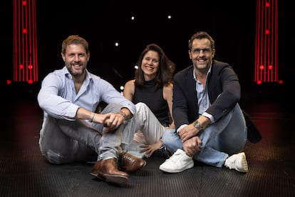 De izquierda a derecha, Rafael González, María González y Manuel González, en la pista de 'Rock Circus', en IFEMA, el pasado 13 de noviembre.